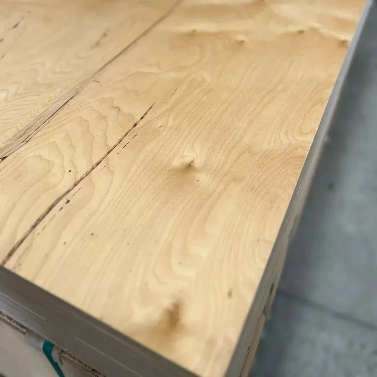 Birch Plywood Heavy-Duty C/C 2465x1250x18mm - Image 4
