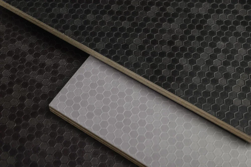 Riga Hive Black Birch Plywood 1220x2440mm - Image 3