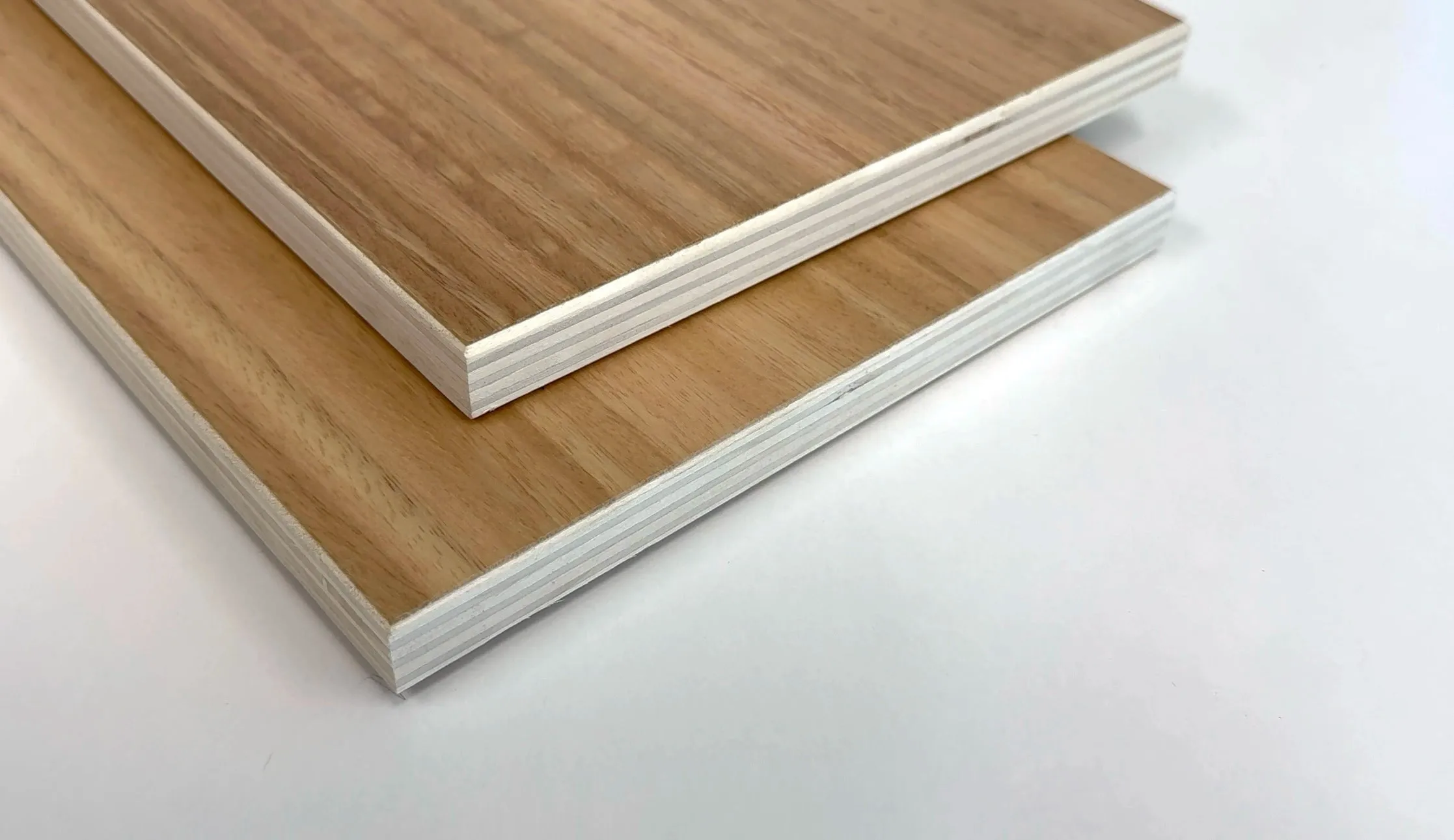 Tasmanian Oak (Blue Gum) Lightweight Plywood A/C UV Coated - Image 3